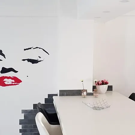 Unique Modern Bungalow 펜션